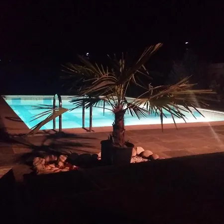 Vila Ephie 别墅 Lazu